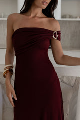 Sundown Secrets schulterfreies Maxikleid Weinrot