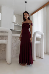 Sundown Secrets schulterfreies Maxikleid Weinrot