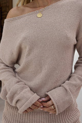 Zuckersüßer schulterfreier Strickpullover Braun