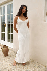 Maxikleid aus weichem Sandstrick in Weiß