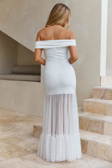 Delicate Days Off-Shoulder Maxikleid Weiß