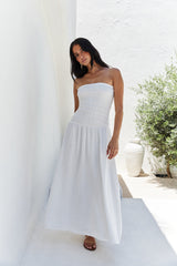Blossom Bay Trägerloses Maxikleid Weiß