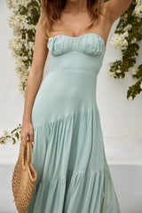 Ruhiges und gesammeltes Maxikleid Salbei