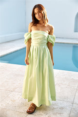 Bella schulterfreies Maxikleid Grün