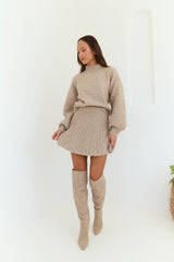 Saisonales Strickpullover Kamel