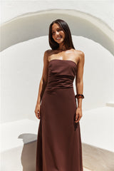 Yasmin trägerloses Maxikleid Braun