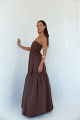 Unvergesslicher Stil Trägerloses Maxikleid Braun