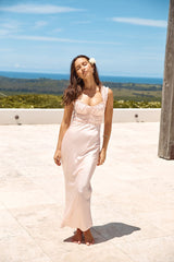 Dornröschen Satin Maxikleid Rosa