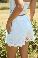 Drifting Tides Shorts Weiß