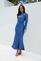 Das Vergissmeinnicht-Satin-Midikleid Marineblau