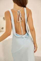 Liebes Satin-Maxikleid in Blau