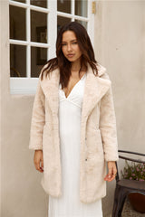 Fuzzy Feeling Mantel Beige