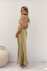 City Silhouettes Satin Maxikleid Olive