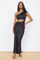 Limitless Love Satin-Maxikleid Schwarz