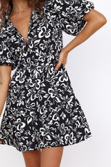 Mystic Sunrise Kleid Schwarz