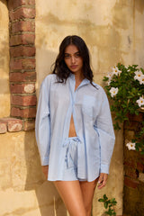 Saphirblaue Shorts