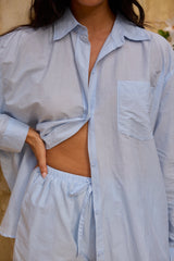 Saphirblaue Shorts