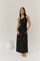 Maxikleid mit Neckholder in Scharlachrot und Schwarz