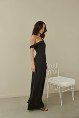 Secret Society Off-Shoulder Jumpsuit Schwarz