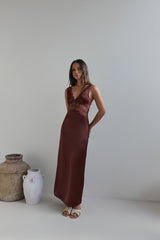 Romantisches Satiniertes Maxikleid Braun