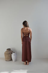 Romantisches Satin-Maxikleid in Braun