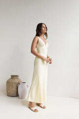 Lost In Daydreams Satin Maxikleid Gelb