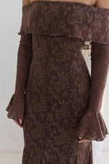 Here For Love schulterfreies Mesh-Maxikleid Schokolade