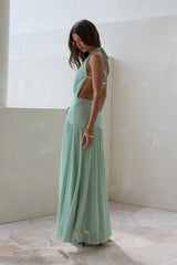 Floating Clouds Neckholder-Maxikleid aus Mesh Salbeigrün