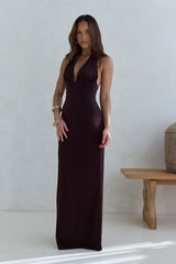 Ikonisches Abend-Neckholder-Maxikleid Braun