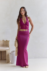 Best Believe Maxikleid mit Neckholder und Spitze in Pflaume