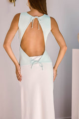 Dezent elegantes, maßgeschneidertes Cowl-Top in Mint