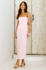 Becky Trägerloses Midikleid Pink