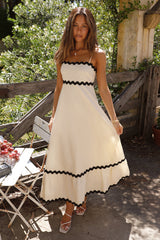 Voll investiertes Maxi-Kleid Beige