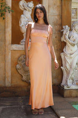 Glückseliges Satin Maxikleid Orange