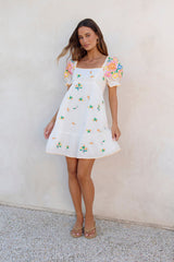 Minikleid Blütenmeer Weiß