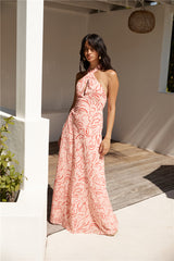 Rosa Maxikleid mit Neckholder und Schattierungen
