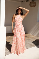 Rosa Maxikleid mit Neckholder und Schattierungen