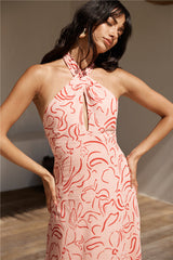 Rosa Maxikleid mit Neckholder und Schattierungen