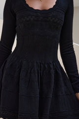 Schönes Portrait Langarm Minikleid Schwarz